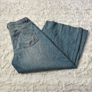 Zara Women's Size 6 Blue Wide Leg Cropped Jeans